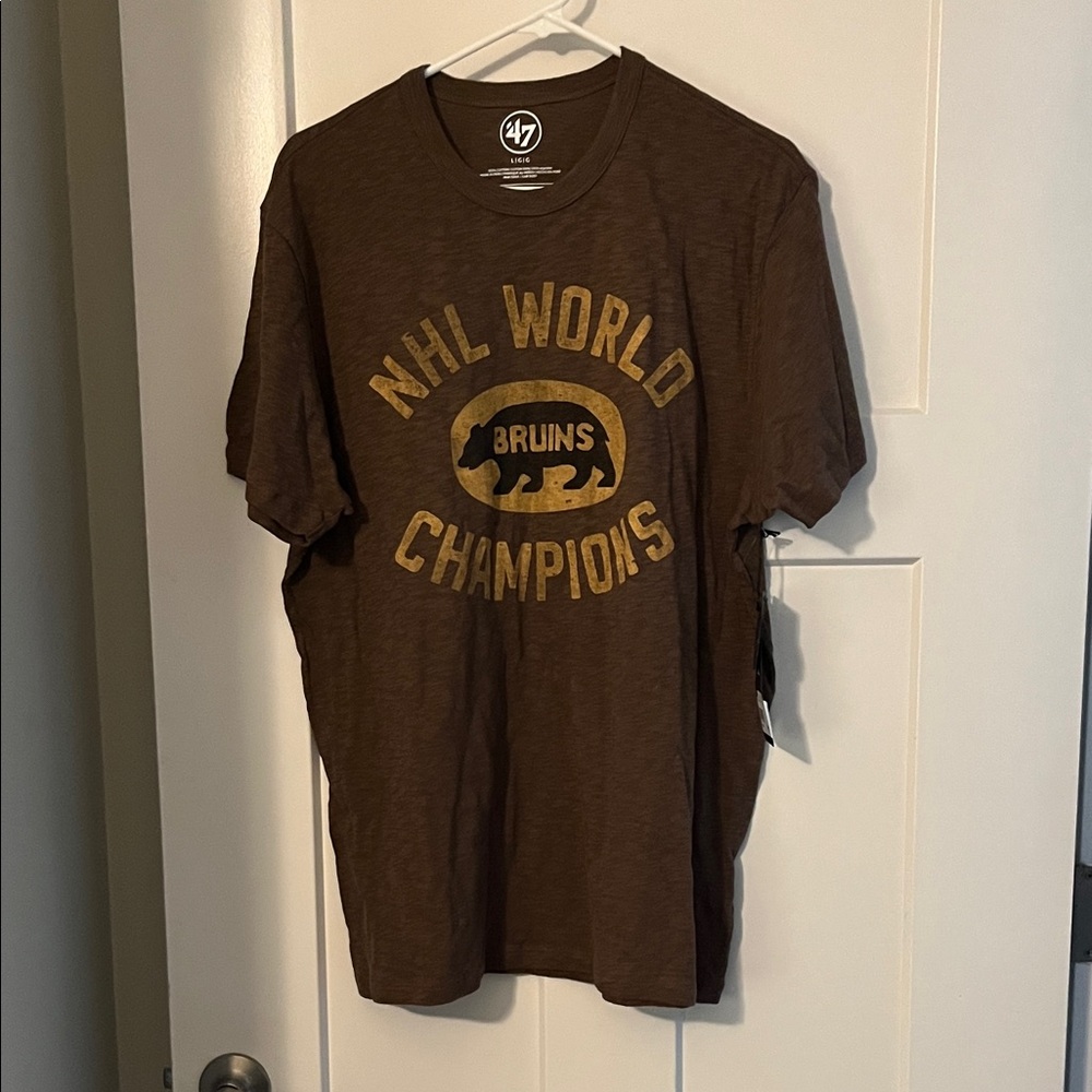 47 Bruins NHL World Champions Graphic Tee - Brown & Gold